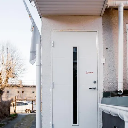 Stylish, Modern Near Old Town Apartament
